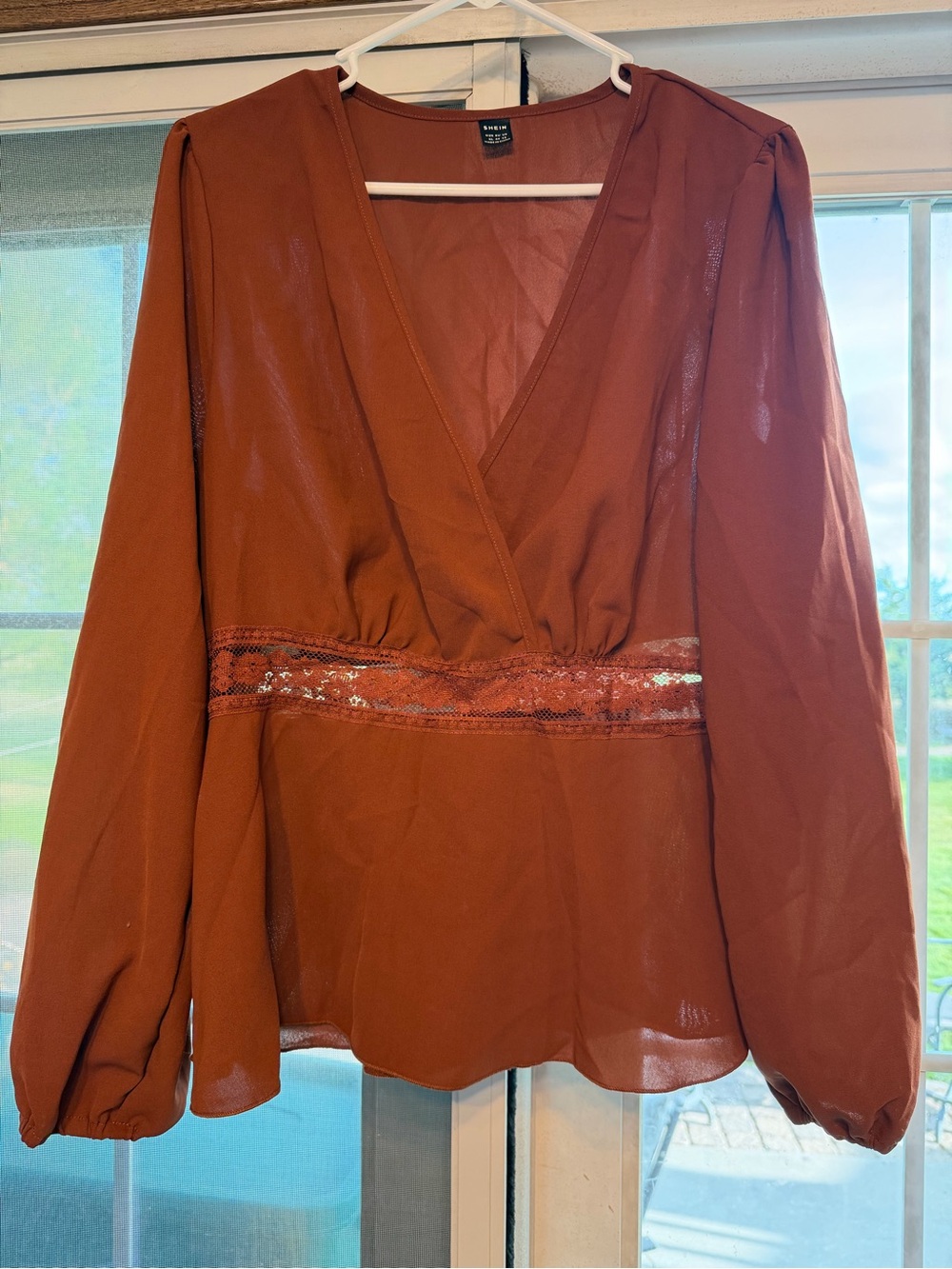 Rust Brown V-Neck Long Sleeve Women’s Top. Bin 126.